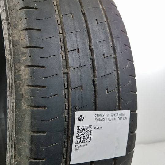 Käytetty: 215/60R17 C 109/107T Nokian Hakka C2