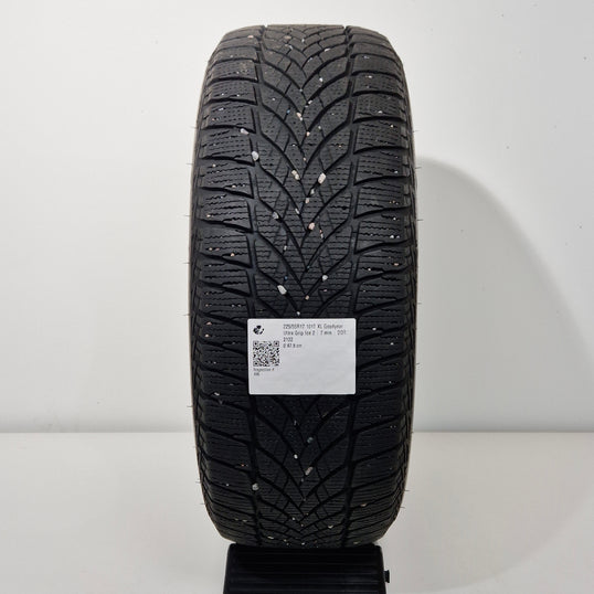 Käytetty: 225/55R17 101T XL Goodyear Ultra Grip Ice 2