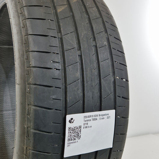 Käytetty: 225/45R19 92W Bridgestone Turanza T005A