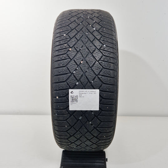 Käytetty: 225/50R17 98T XL Continental Vikingcontact 7