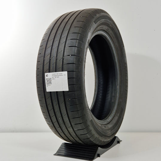 Käytetty: 215/60R17 96H Goodyear EfficientGrip Performance
