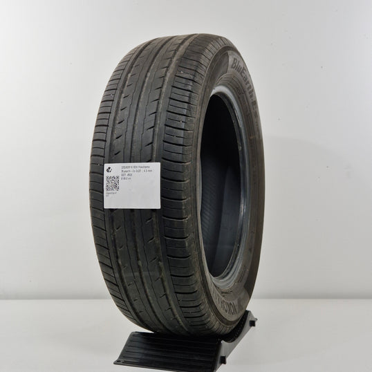 Käytetty: 205/60R16 92H Yokohama Bluearth-Es Es32