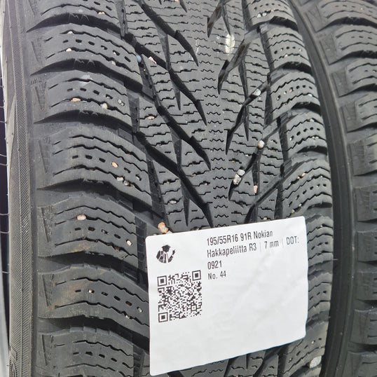 Käytetty: 195/55R16 91R XL Nokian Hakkapeliitta R3