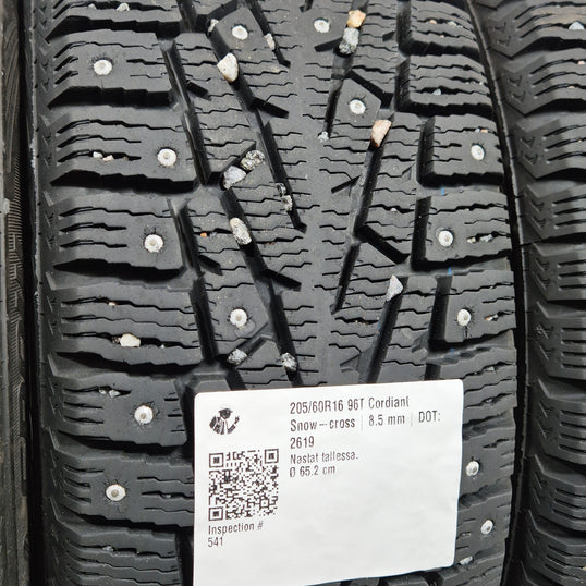 Käytetty: 205/60R16 96T Cordiant Snow-cross
