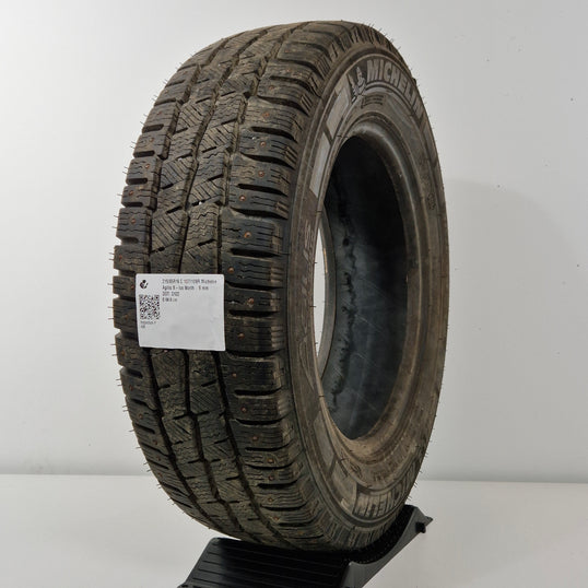 Käytetty: 215/65R16 C 107/109R Michelin Agilis X-Ice North