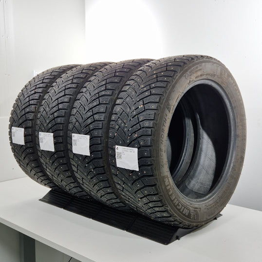 Käytetty: 215/55R17 98T XL Michelin X-Ice North 4