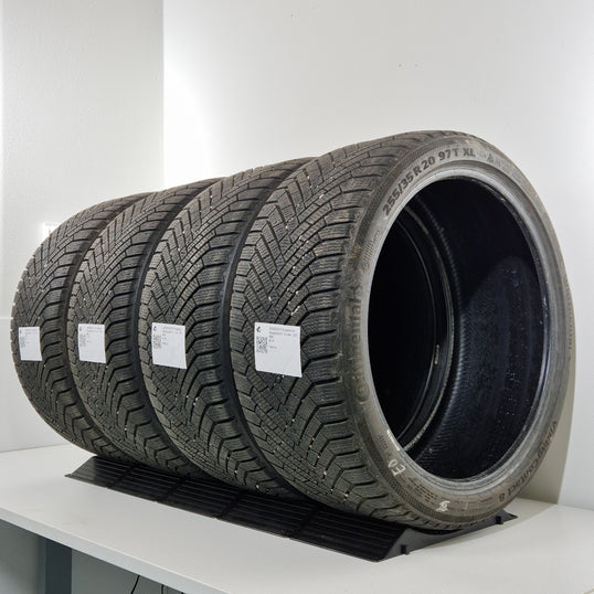 Käytetty: 255/35R20 97T XL Continental VikingContact 8