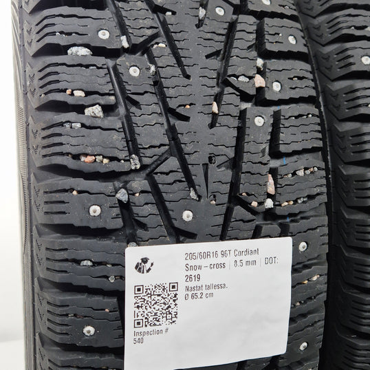 Käytetty: 205/60R16 96T Cordiant Snow-cross