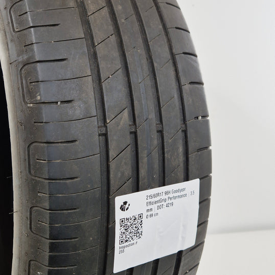 Käytetty: 215/60R17 96H Goodyear EfficientGrip Performance