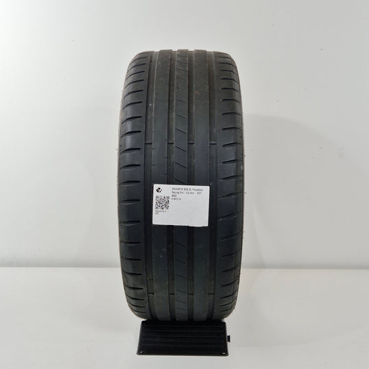 Käytetty: 235/40R18 95W XL Powertrac Racing Pro
