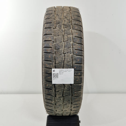 Käytetty: 215/65R16 C 107/109R Michelin Agilis X-Ice North