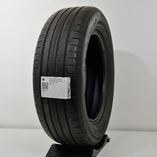 Käytetty: 205/60R16 92H Goodyear EfficientGrip Performance