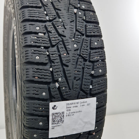 Käytetty: 205/60R16 96T Cordiant Snow-cross