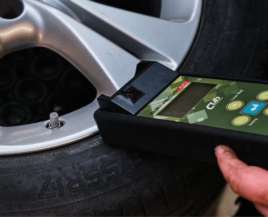 TPMS (Rengaspainevalvonta)